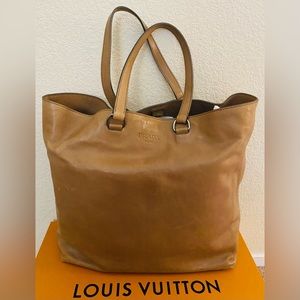 🌻PRADA EXTRA LARGE TAN LEATHER TOTE🌻